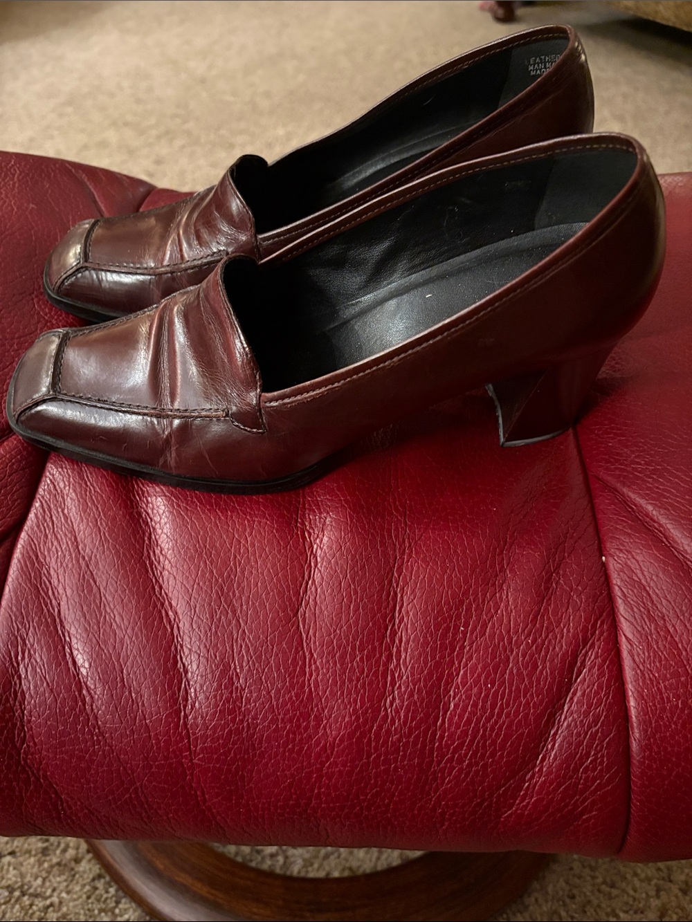 Yves Saint Laurent Women's Burgundy Leather Slip-On Heels 8M - Picture 2 of 6